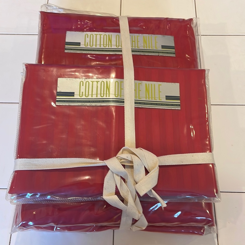 COTTON OF THE NILE ,king size sheet set for the holidays(burgundy)♥️